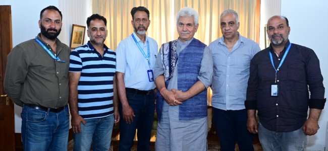 Joint Traders Association Lal Chowk Srinagar call on Lt Governor Joint Traders Association Lal Chowk Srinagar call on Lt Governor