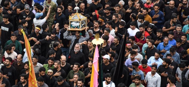 8th Muharram procession taken out on the traditional route in Kashmir valley after 34 years 8th Muharram procession taken out on the traditional route in Kashmir valley after 34 years