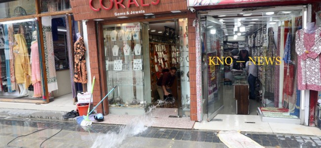 Nearly half a dozen shops inundated at Srinagar’s Polo View market Nearly half a dozen shops inundated at Srinagar’s Polo View market