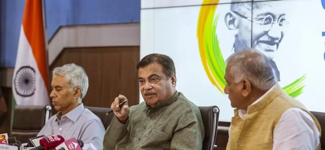 Govt Working On Policy To Make National Highways Pothole Free By Year-End: Gadkari Govt Working On Policy To Make National Highways Pothole Free By Year-End: Gadkari