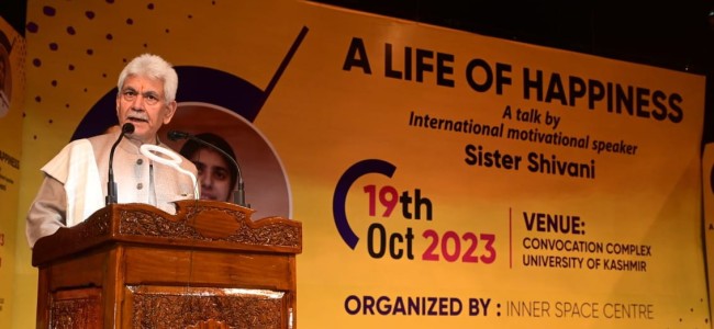 Lt Governor addresses Inner Space Centre’s motivational event ‘A Life of Happiness’ at University of Kashmir Lt Governor addresses Inner Space Centre’s motivational event ‘A Life of Happiness’ at University of Kashmir