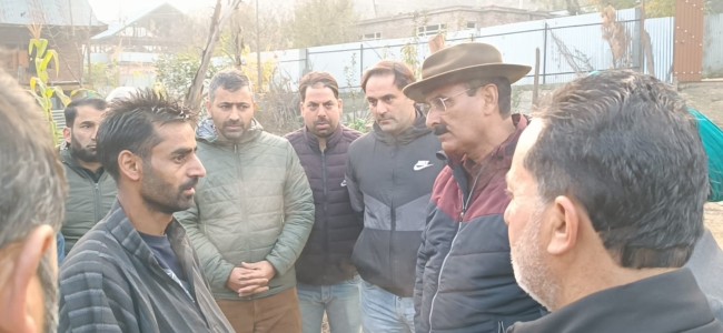 Director Agriculture visits Kupwara; takes stock of Rabi crop scenario Director Agriculture visits Kupwara; takes stock of Rabi crop scenario