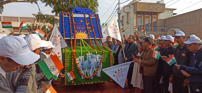 Saurabh Bhagat flags off Solar Rath Yatra