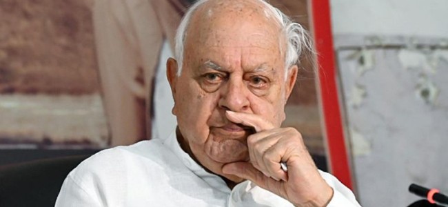 Farooq Abdullah: “No One Can Dictate to the Government”; Criticizes PDP for Alliance with BJP Farooq Abdullah: “No One Can Dictate to the Government”; Criticizes PDP for Alliance with BJP