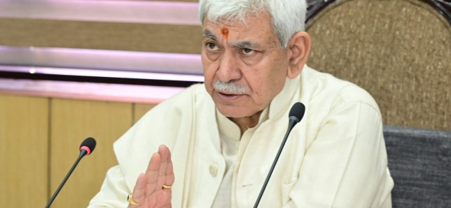 Govt Committed for Welfare of Artists, Their Families: LG Sinha Govt Committed for Welfare of Artists, Their Families: LG Sinha